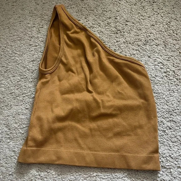 One-Shoulder Ribbed Tank - Picture 6 of 6